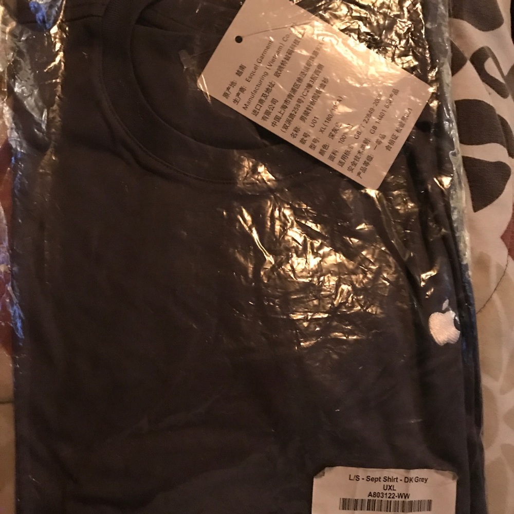 Apple (XL) L/S Sept. Tee Dark GREY